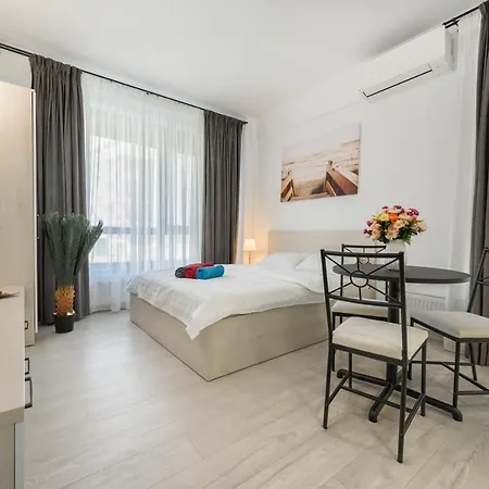 Aquarium 5 Apartment *